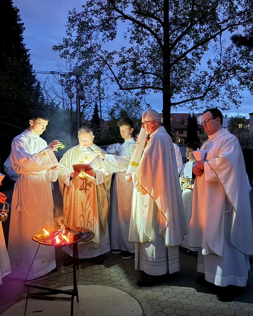 Uskrsna vatra u okrilju Bazilike – Vazmeno bdjenje 4. 4. 2026.