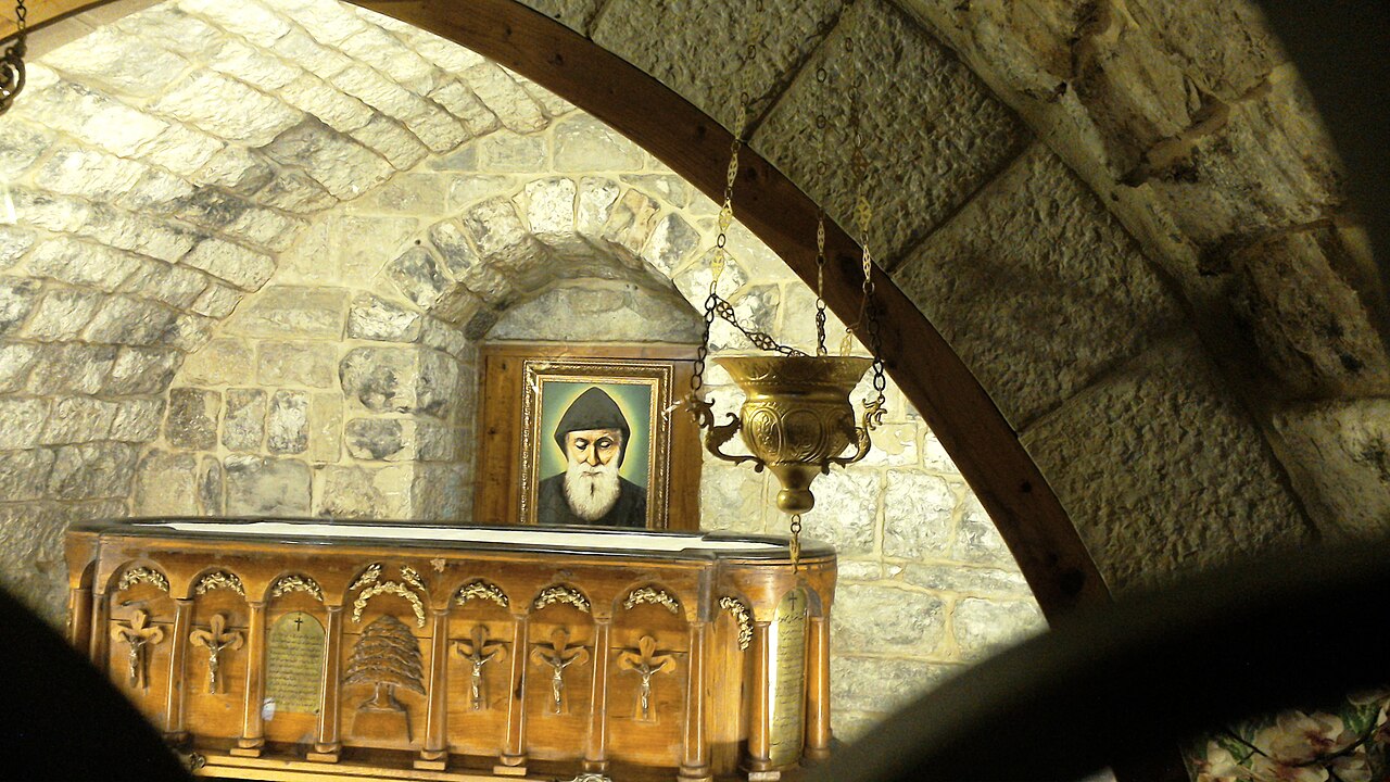 Charbel_Makhlouf_grave